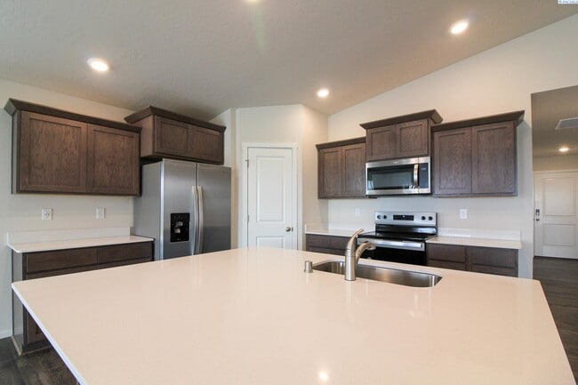 11216 Norfolk Dr in Pasco, WA - Building Photo - Building Photo