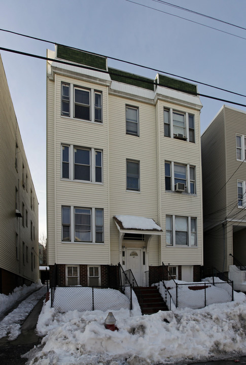 65 Randolph Ave in Jersey City, NJ - Building Photo