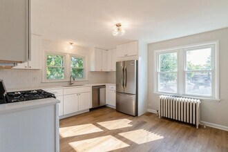 6867 N Ottawa Ave in Chicago, IL - Building Photo - Building Photo