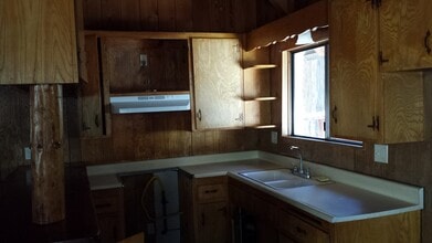 496 Catalina Rd in Big Bear Lake, CA - Building Photo - Building Photo