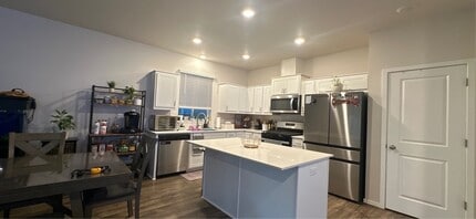 477 Himalaya St. NE in Salem, OR - Building Photo - Building Photo