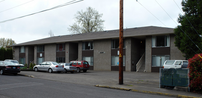 The Cedars Apartments in Eugene, OR - Foto de edificio - Building Photo