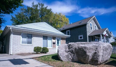 1205 E 14 Mile Rd in Birmingham, MI - Building Photo - Building Photo