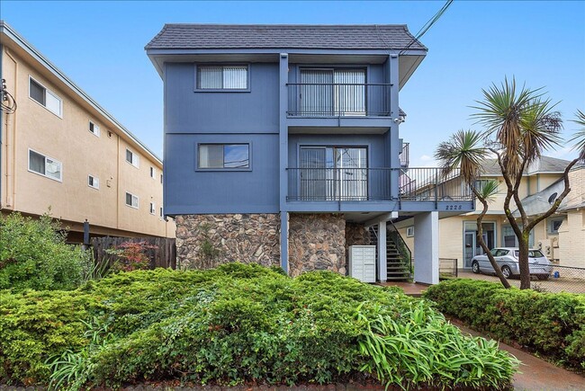 2228 Lincoln Ave in Alameda, CA - Building Photo - Building Photo