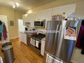 39 Cross St in Somerville, MA - Building Photo - Building Photo