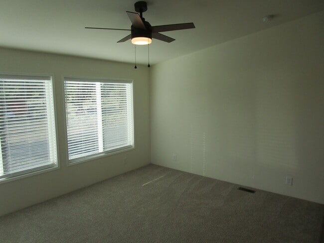 7464 SE Davis Loop in Prineville, OR - Building Photo - Building Photo