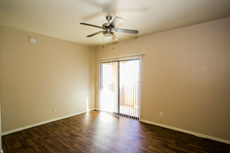 RidgeGate Apartments in Phoenix, AZ - Building Photo - Building Photo