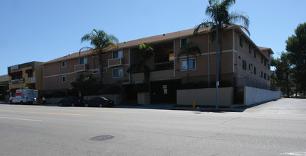 Monte Verde Apartments in Sunland, CA - Building Photo - Building Photo