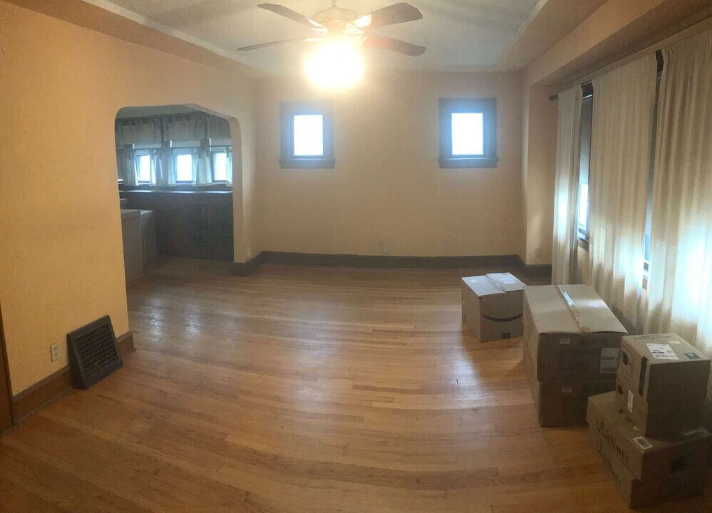 3270 S Springfield Ave in Milwaukee, WI - Building Photo