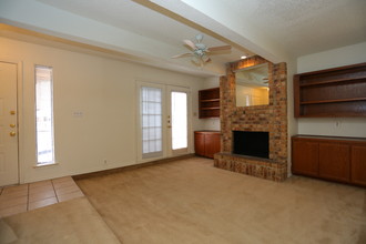 Delmar Villas in Midland, TX - Foto de edificio - Interior Photo