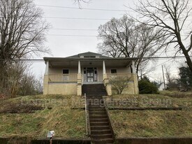 1204 Valley Dr SW in Knoxville, TN - Building Photo
