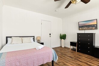 515 Landfair Ave in Los Angeles, CA - Building Photo - Building Photo