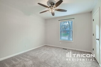 1726 Hickory Grove Way NW in Acworth, GA - Foto de edificio - Building Photo