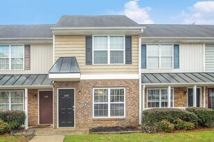 409 W I Pky in Dallas, GA - Building Photo