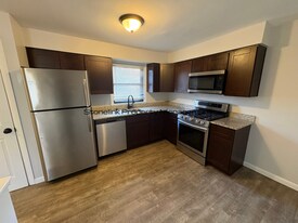 28-30 Globe St in Woonsocket, RI - Building Photo