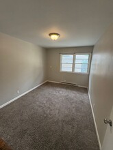 322 W Seerley Blvd in Cedar Falls, IA - Building Photo - Building Photo
