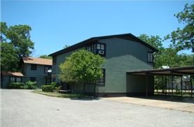 311 E Fannin St in La Grange, TX - Building Photo