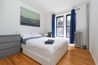 450 E 78th St, Unit 4H in New York, NY - Building Photo - Building Photo