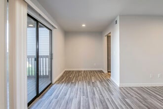 30078 W 12 Mile Rd in Farmington Hills, MI - Building Photo - Building Photo