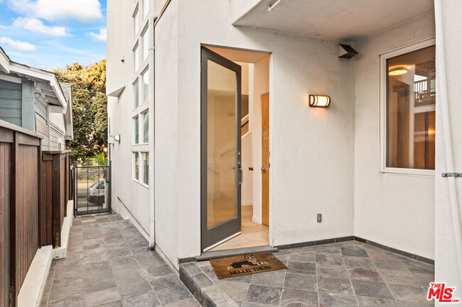 502 Rosecrans Ave in Manhattan Beach, CA - Building Photo - Building Photo