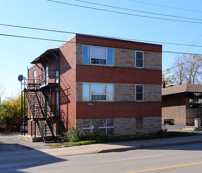 1390 Barton St E in Hamilton, ON - Building Photo - Primary Photo