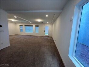 7075 Jasper Hill Way in Las Vegas, NV - Building Photo - Building Photo