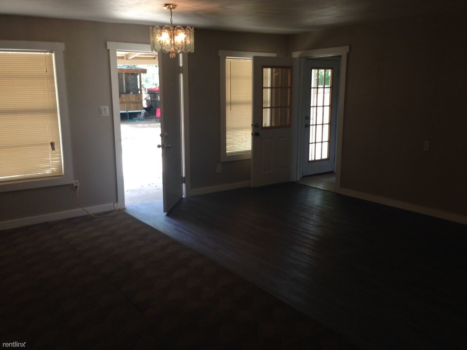 138 Morrill Ave-Unit -#2 in San Antonio, TX - Building Photo