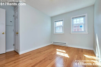 25 Moreland St, Unit 3 in Somerville, MA - Foto de edificio - Building Photo