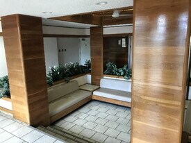 2714 Kahoaloha Ln in Honolulu, HI - Building Photo