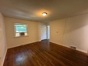 137 E Washington St in West Chicago, IL - Building Photo - Building Photo