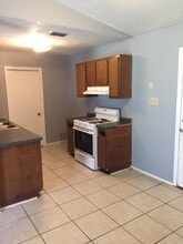 9660 Royal Woods Dr N in Mobile, AL - Building Photo - Building Photo