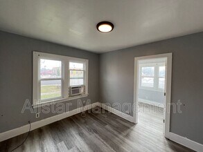 539 E Cuyahoga Falls Ave in Akron, OH - Building Photo - Building Photo