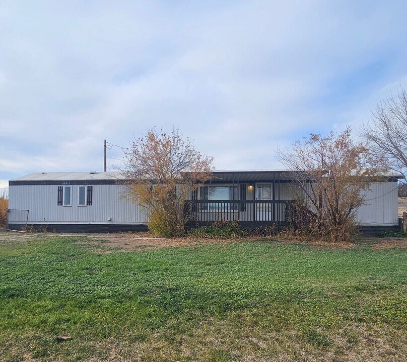 307 NE Miller St in Madras, OR - Building Photo