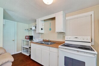 1012 12th St in San Leon, TX - Building Photo - Building Photo