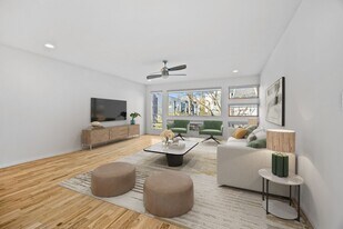 909A Westbrook Dr in Charlotte, NC - Building Photo