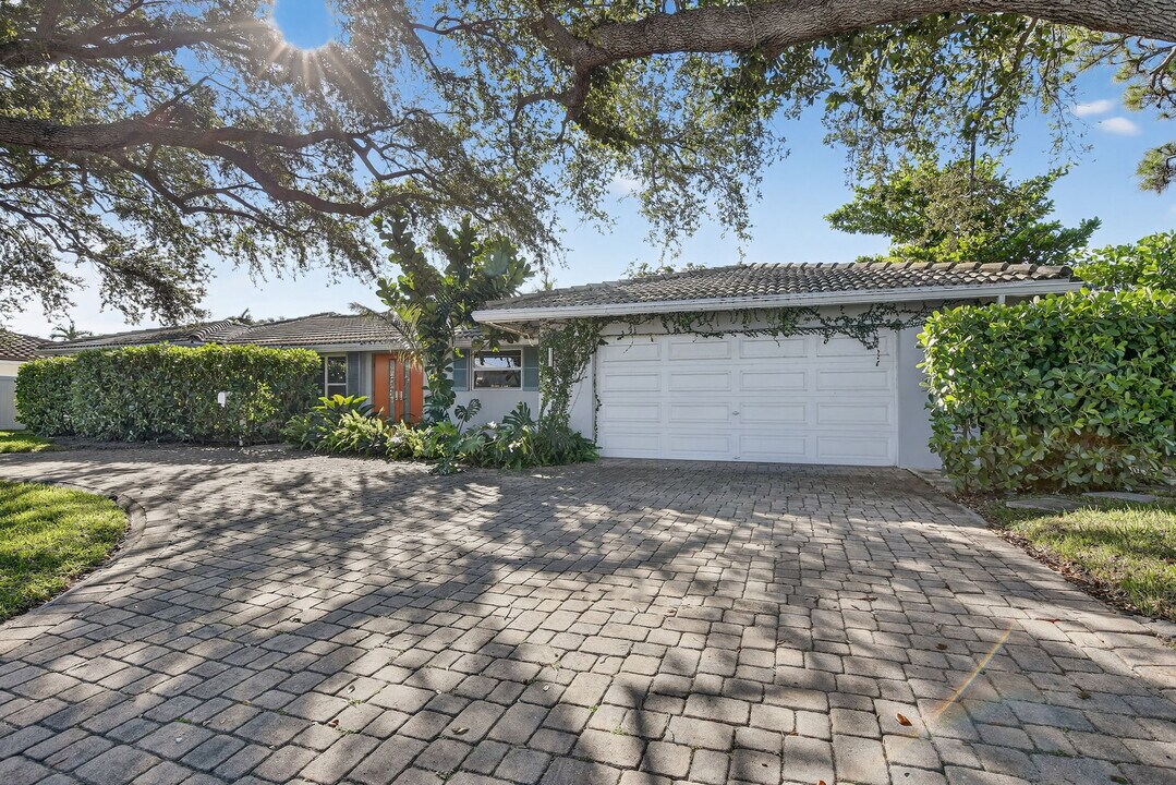 2740 NE 34th St in Fort Lauderdale, FL - Building Photo