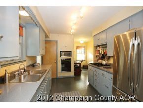 919 W Columbia Ave in Champaign, IL - Building Photo - Building Photo