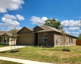 10801 Defender Trl in Austin, TX - Building Photo - Building Photo