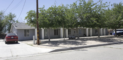 18506 Larkspur Rd in Adelanto, CA - Building Photo - Building Photo