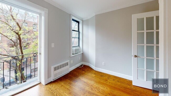 property at 521 E 5th St