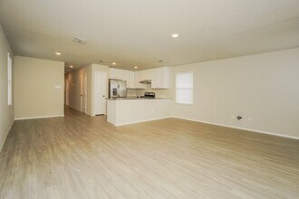 5410 Verdugos Pl in San Antonio, TX - Building Photo - Building Photo