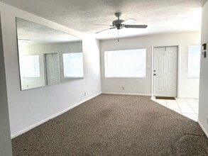 3320 Lake Osborne Dr in Lake Worth Beach, FL - Building Photo - Building Photo