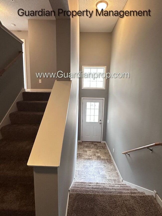11960 Emery Village Dr N in Champlin, MN - Building Photo - Building Photo