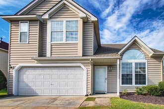 504 Oak Lake Terrace in Chesapeake, VA - Building Photo - Building Photo