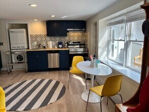 10 Ox Point Dr, Unit Apt. A in Kittery, ME - Building Photo - Building Photo