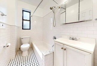 Edgecombe Avenue, Unit 2D in New York, NY - Foto de edificio - Building Photo