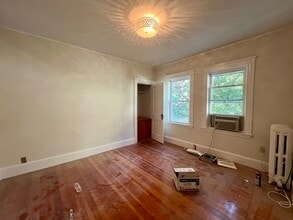 10 Eliot St, Unit 1 in Medford, MA - Building Photo - Building Photo