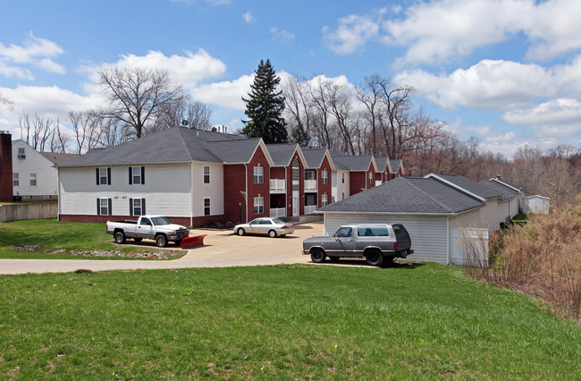 White Pond Apartments in Akron, OH - Building Photo - Building Photo