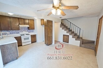 2205 Cedro Ct in Bakersfield, CA - Building Photo - Building Photo