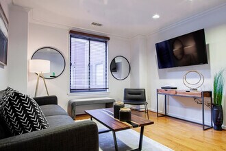 1020 16th St NW in Washington, DC - Building Photo - Building Photo